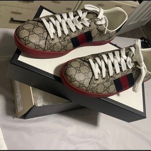 Gucci shoes